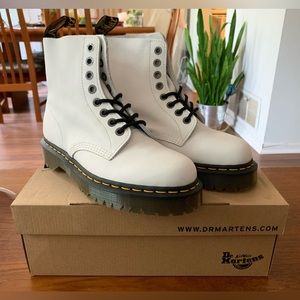 NEW Dr. Martens 1460 Pascal Bex Women's Pisa Leather Lace Up Boots - Size 9 US